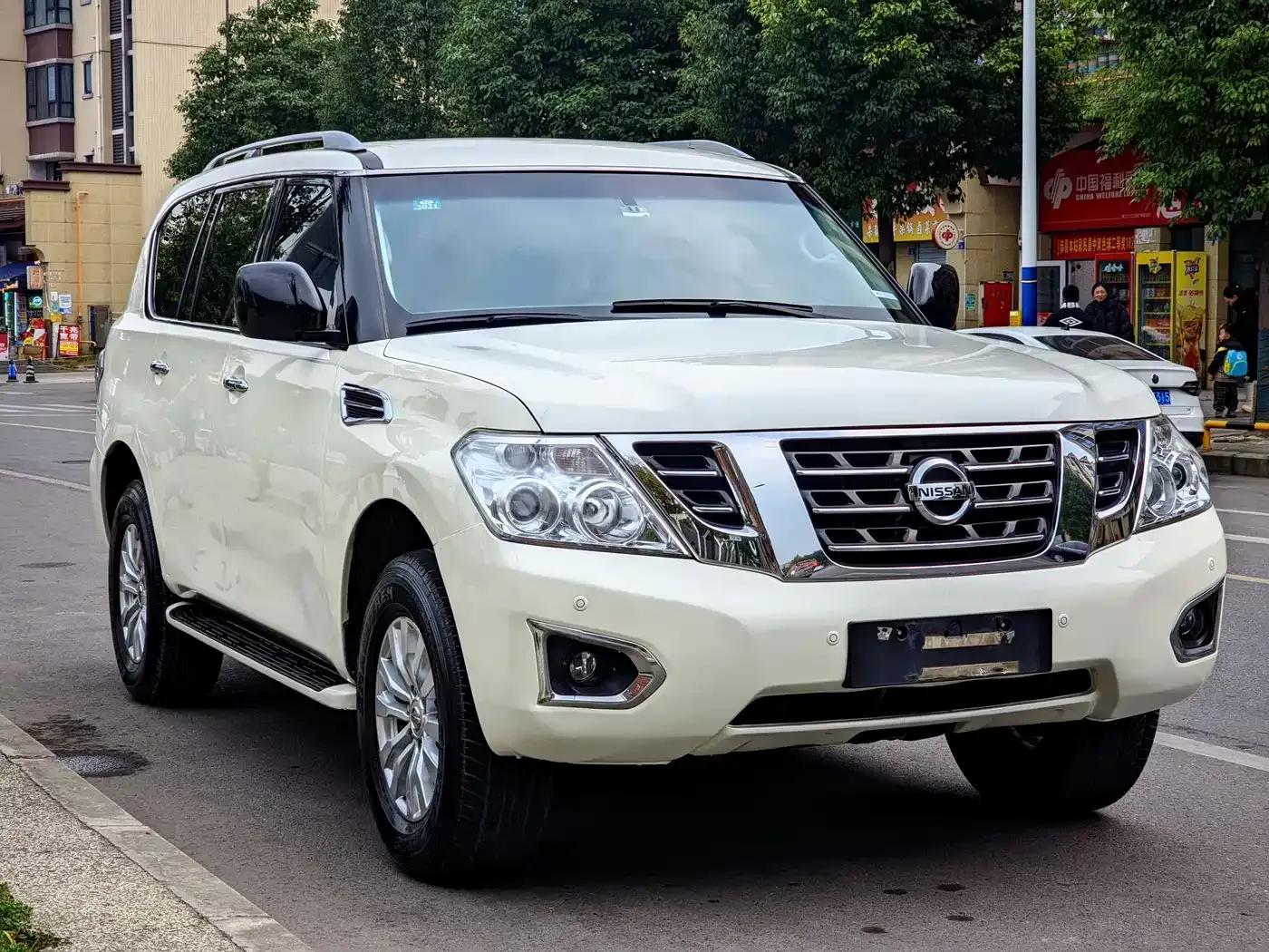 2017 Nissan Patrol 4.0L Automatic — миниатюра 3