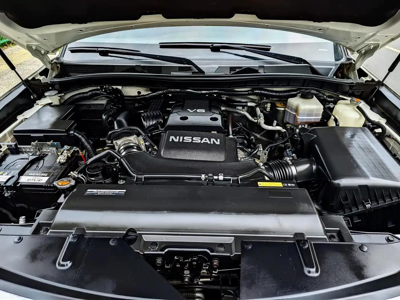 2017 Nissan Patrol 4.0L Automatic — миниатюра 4