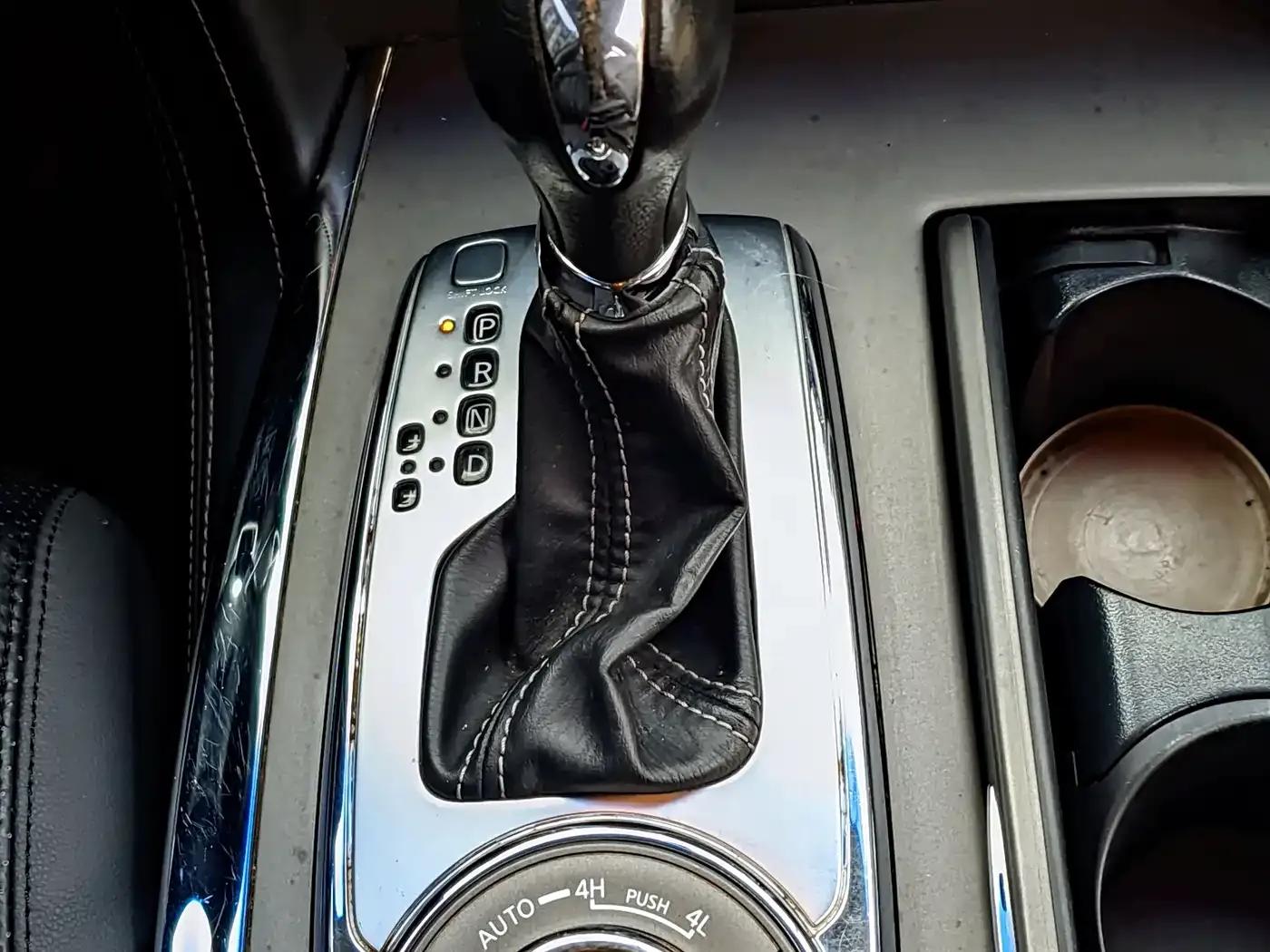 2017 Nissan Patrol 4.0L Automatic — миниатюра 8