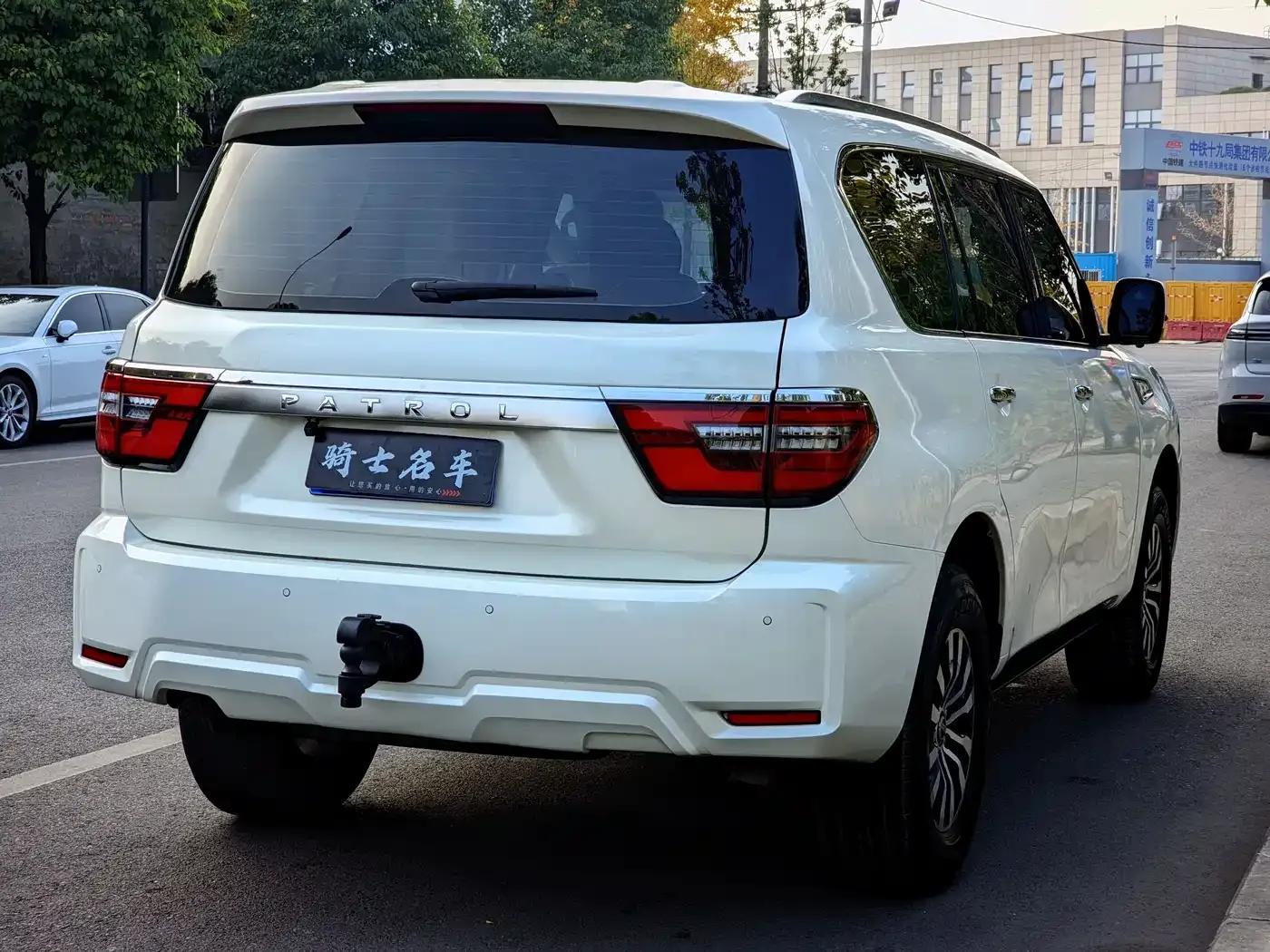 Nissan Patrol 2018 4.0L Leader Edition — миниатюра 20