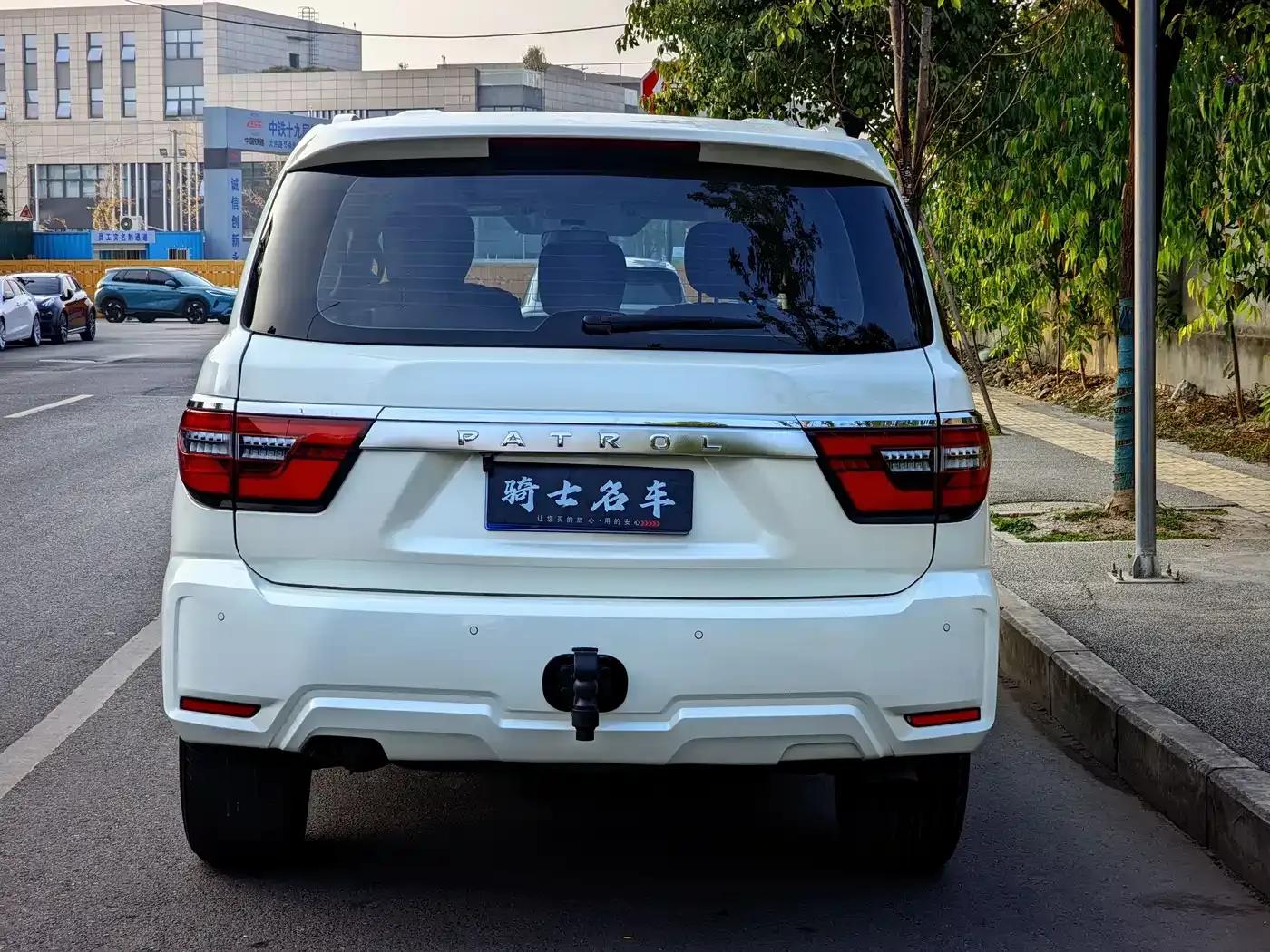 Nissan Patrol 2018 4.0L Leader Edition — миниатюра 21