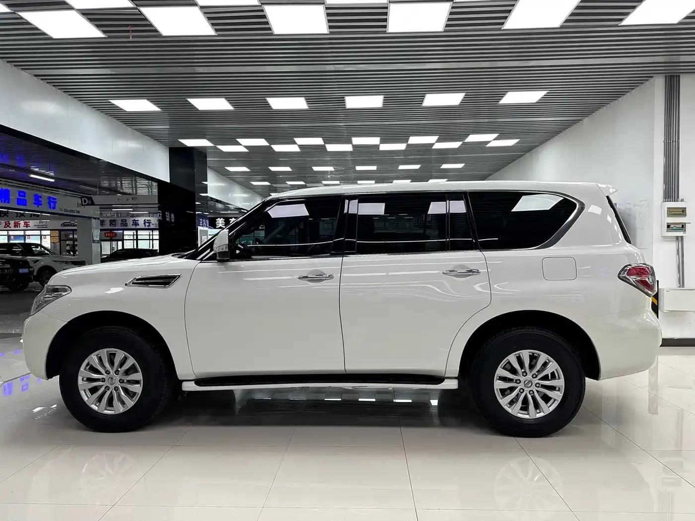 Nissan Patrol 2018 4.0L Flagship Edition — миниатюра 4