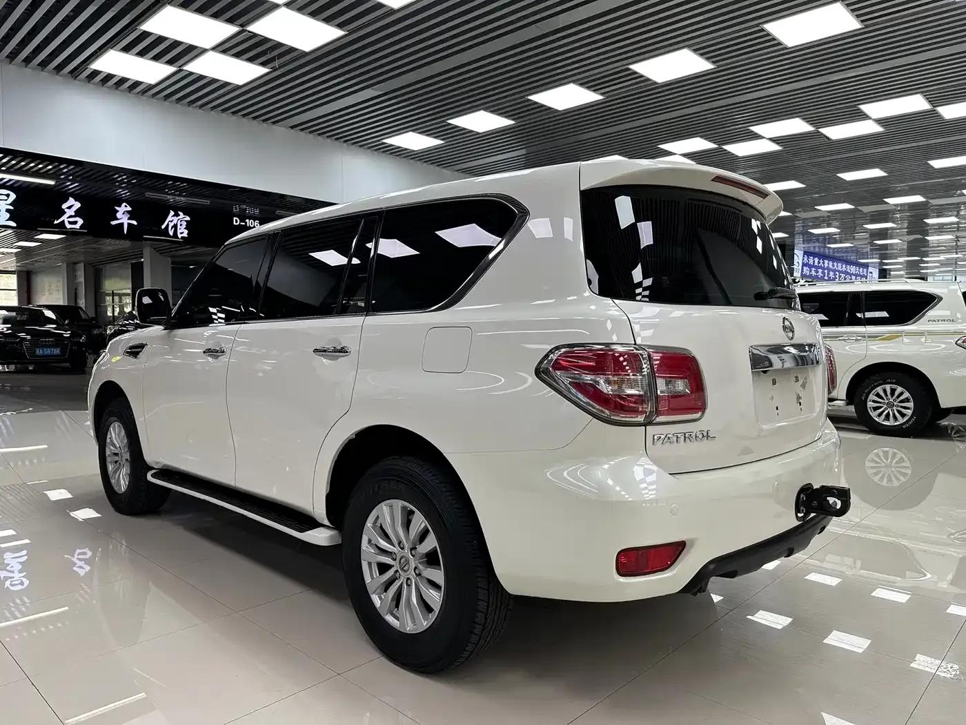 Nissan Patrol 2018 4.0L Flagship Edition — миниатюра 5