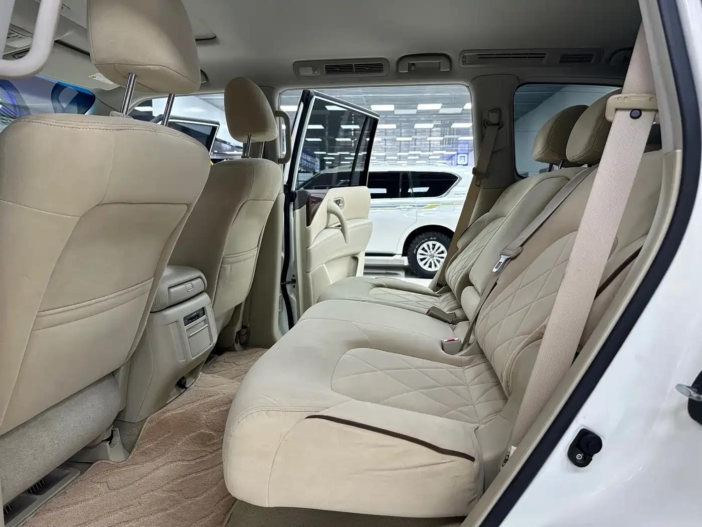 Nissan Patrol 2018 4.0L Flagship Edition — миниатюра 10