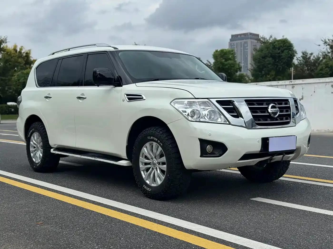 Nissan Patrol 2018 4.0L Leader Edition — миниатюра 3