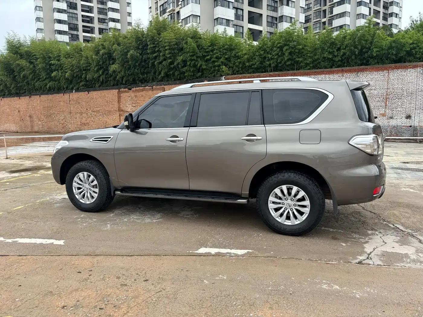 Nissan Patrol 2018 4.0L Leader Edition — миниатюра 8