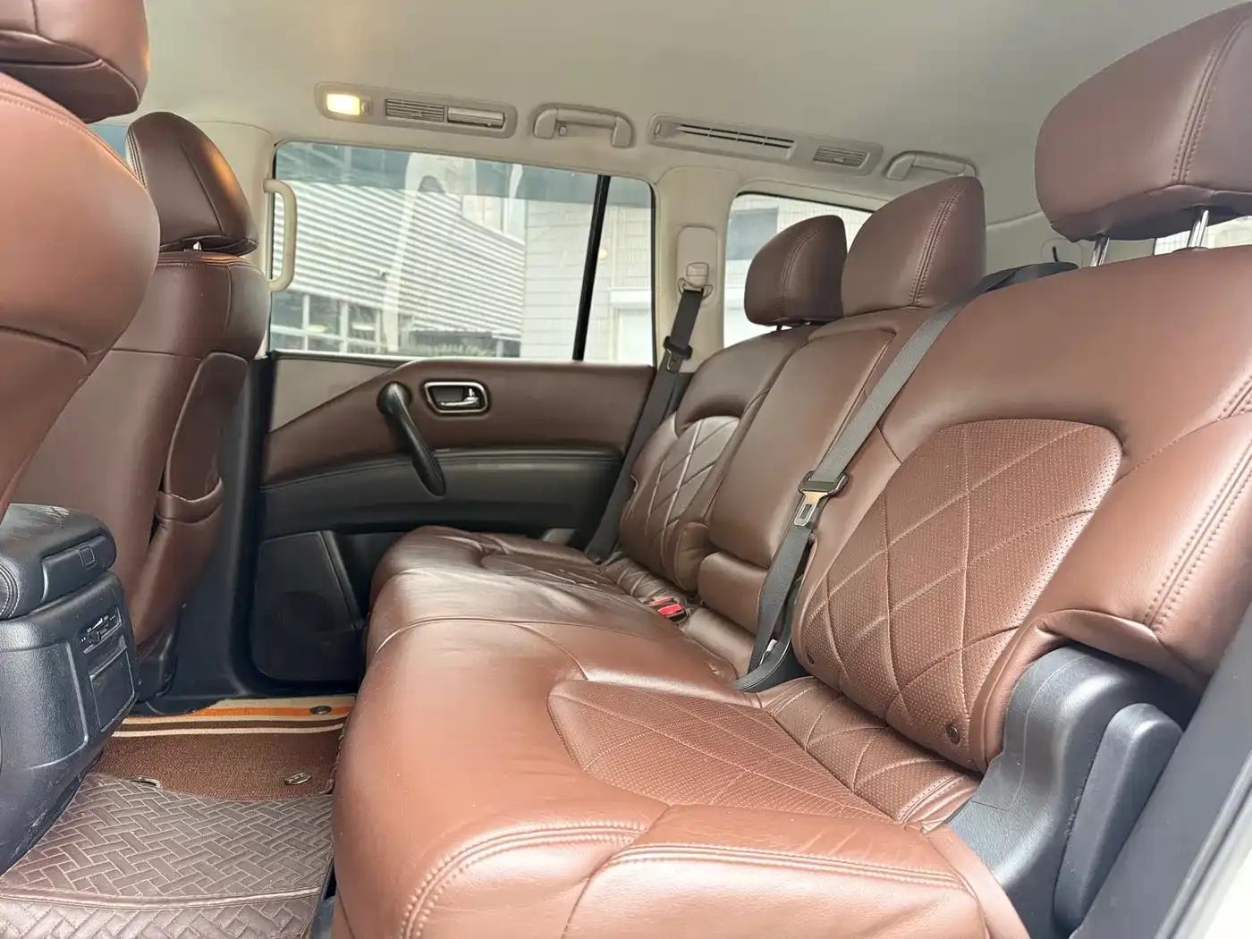 Nissan Patrol 2018 4.0L Platinum Edition — миниатюра 11
