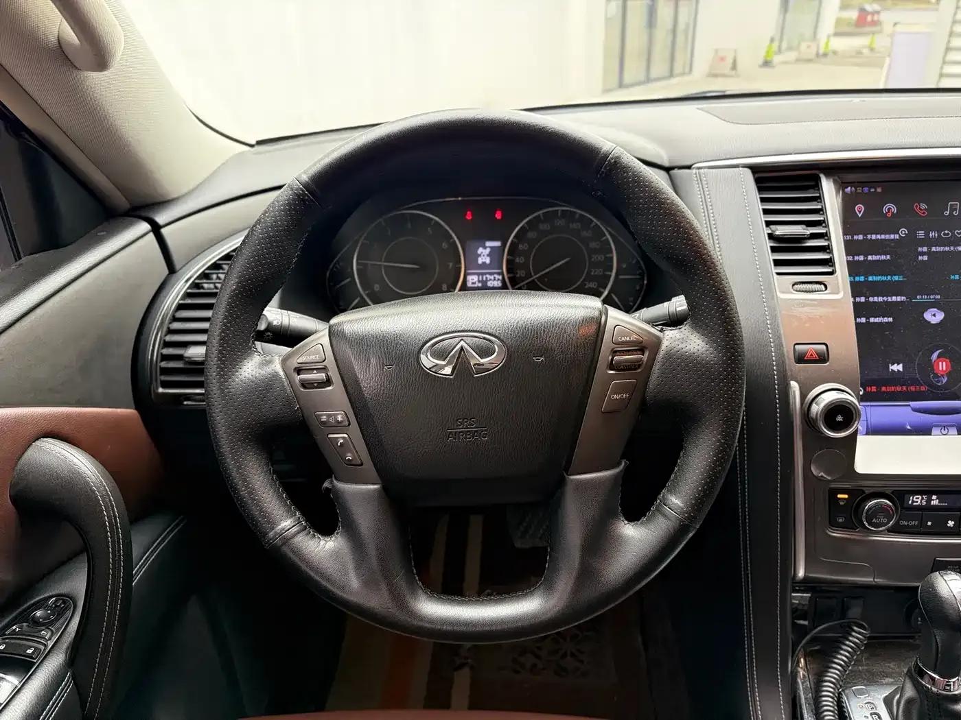 Nissan Patrol 2018 4.0L Platinum Edition — миниатюра 14