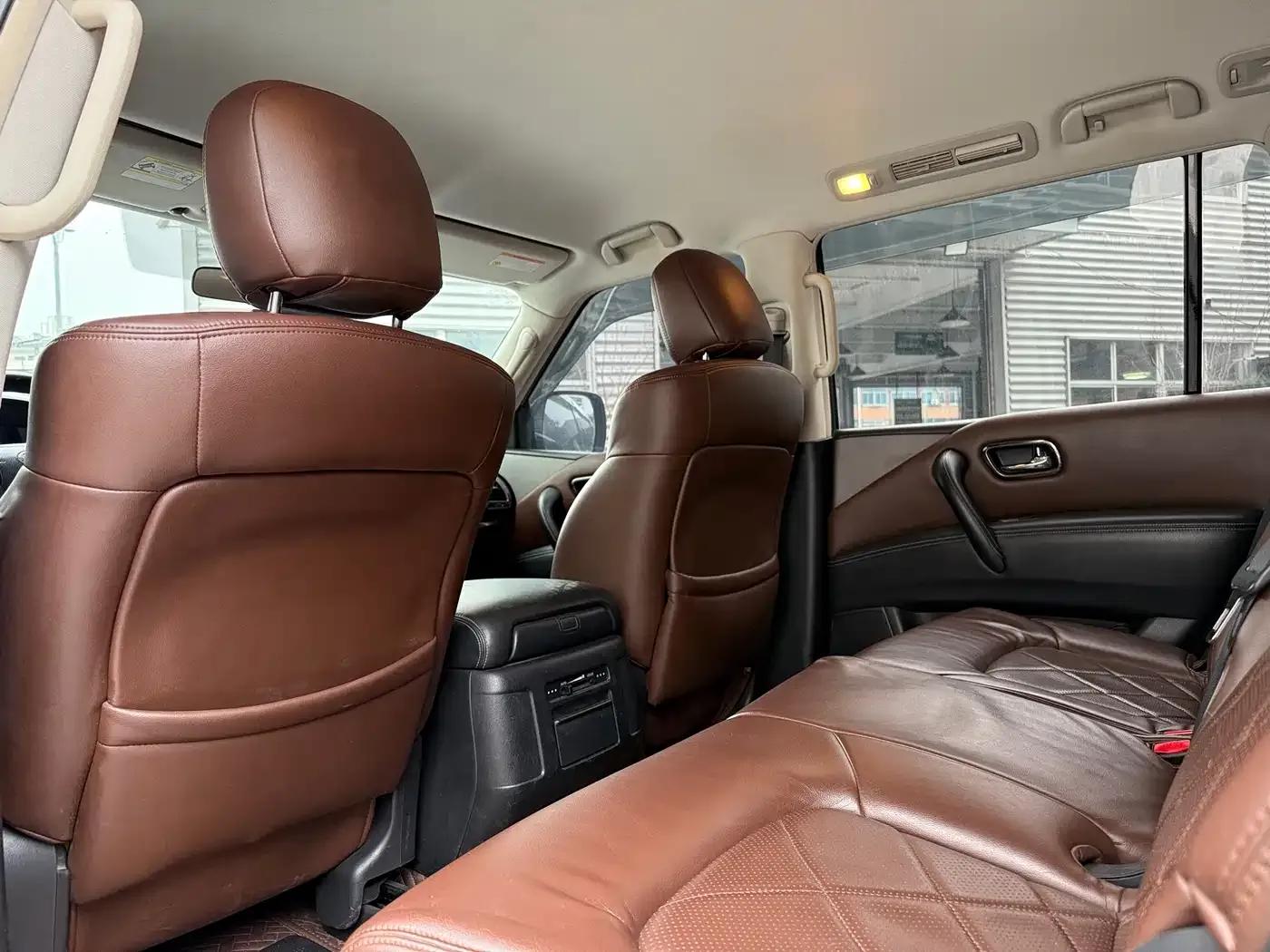 Nissan Patrol 2018 4.0L Platinum Edition — миниатюра 10