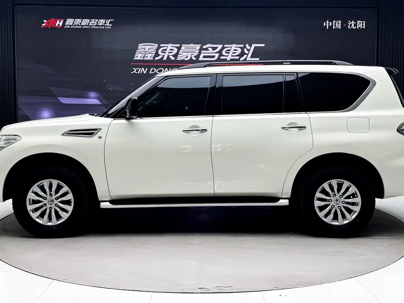 Nissan Patrol 2018 4.0L Platinum Edition — миниатюра 4