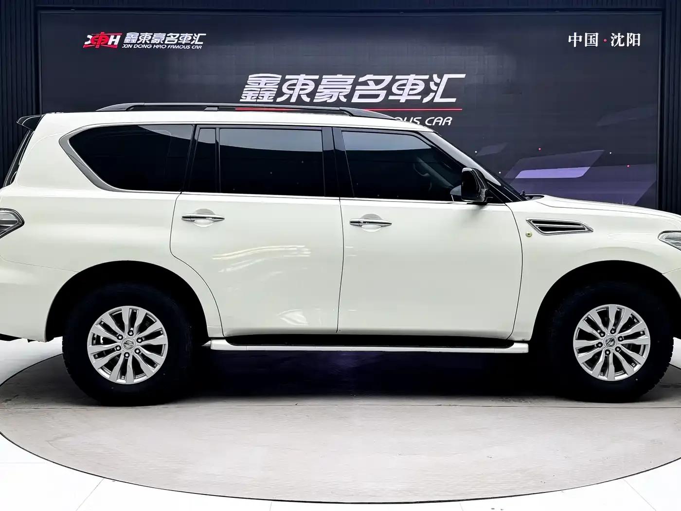 Nissan Patrol 2018 4.0L Platinum Edition — миниатюра 5