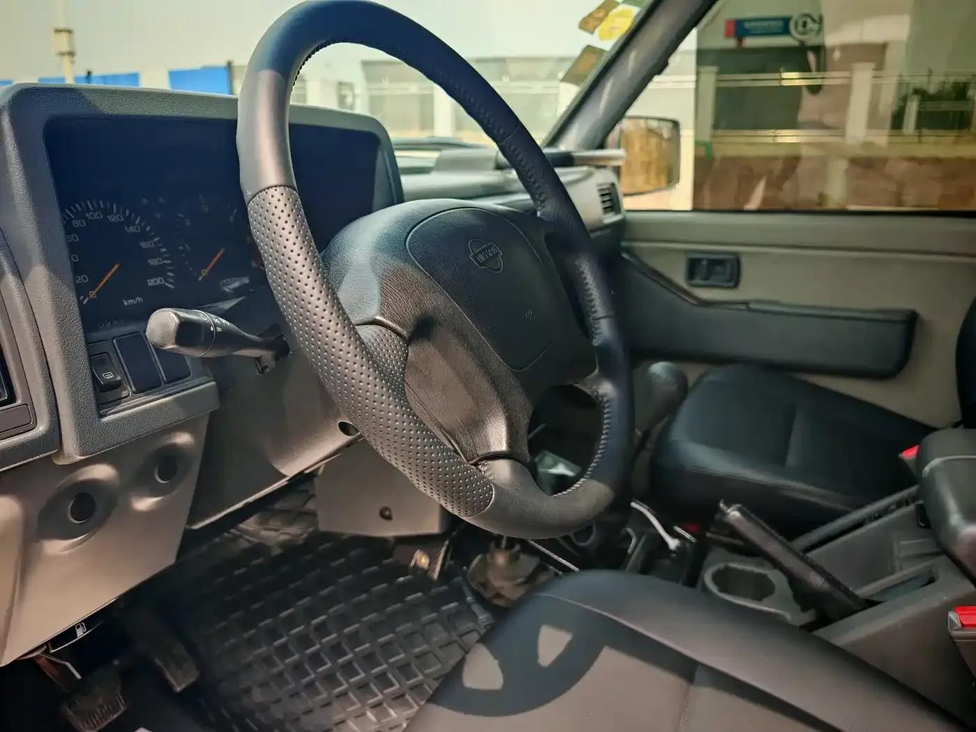 Nissan Patrol Y60 2002 4.2L Manual — миниатюра 13