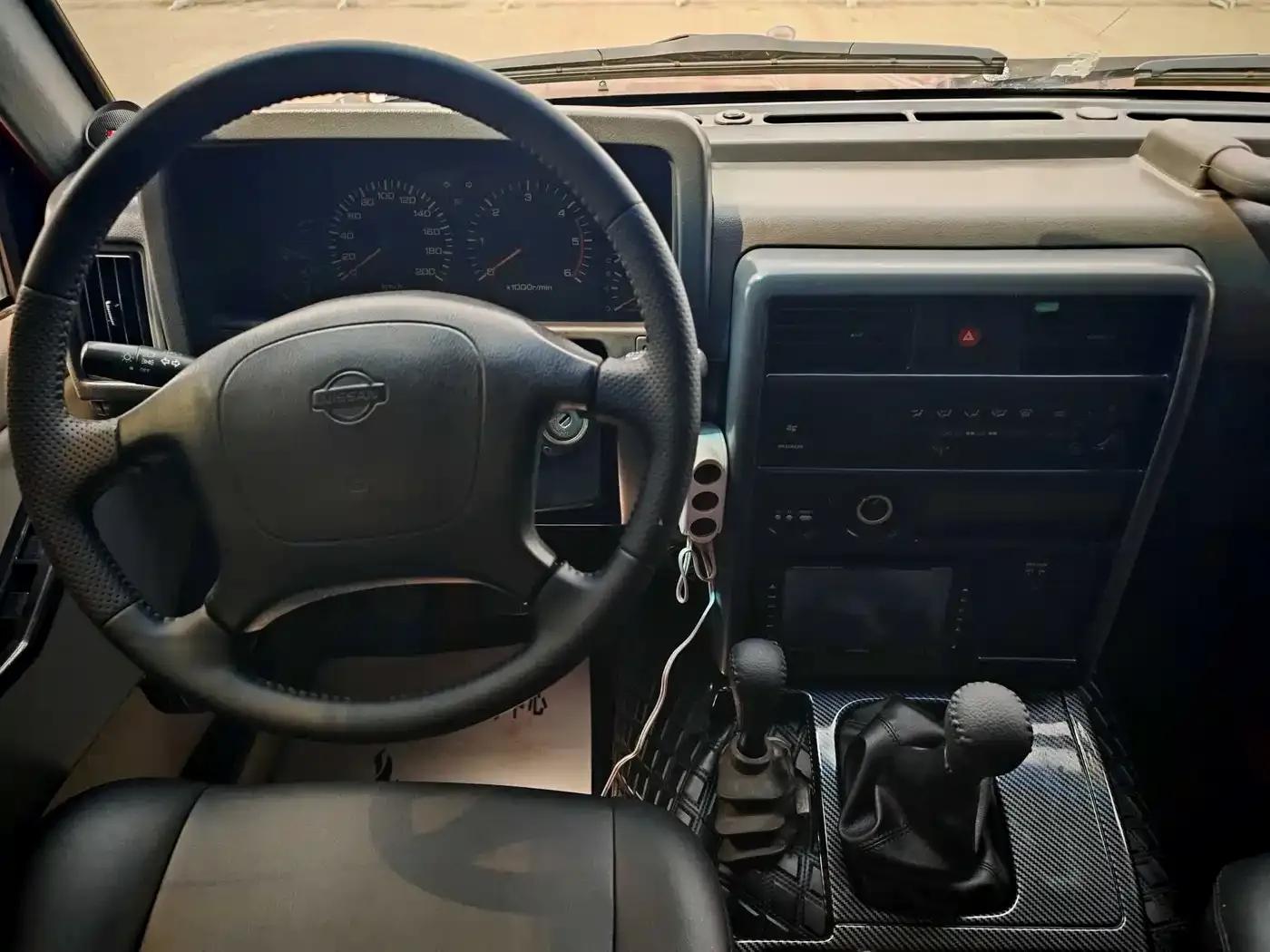 Nissan Patrol Y60 2002 4.2L Manual — миниатюра 7