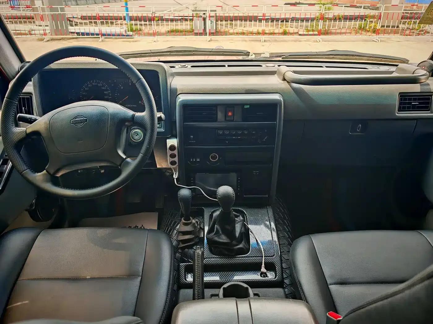 Nissan Patrol Y60 2002 4.2L Manual — миниатюра 8
