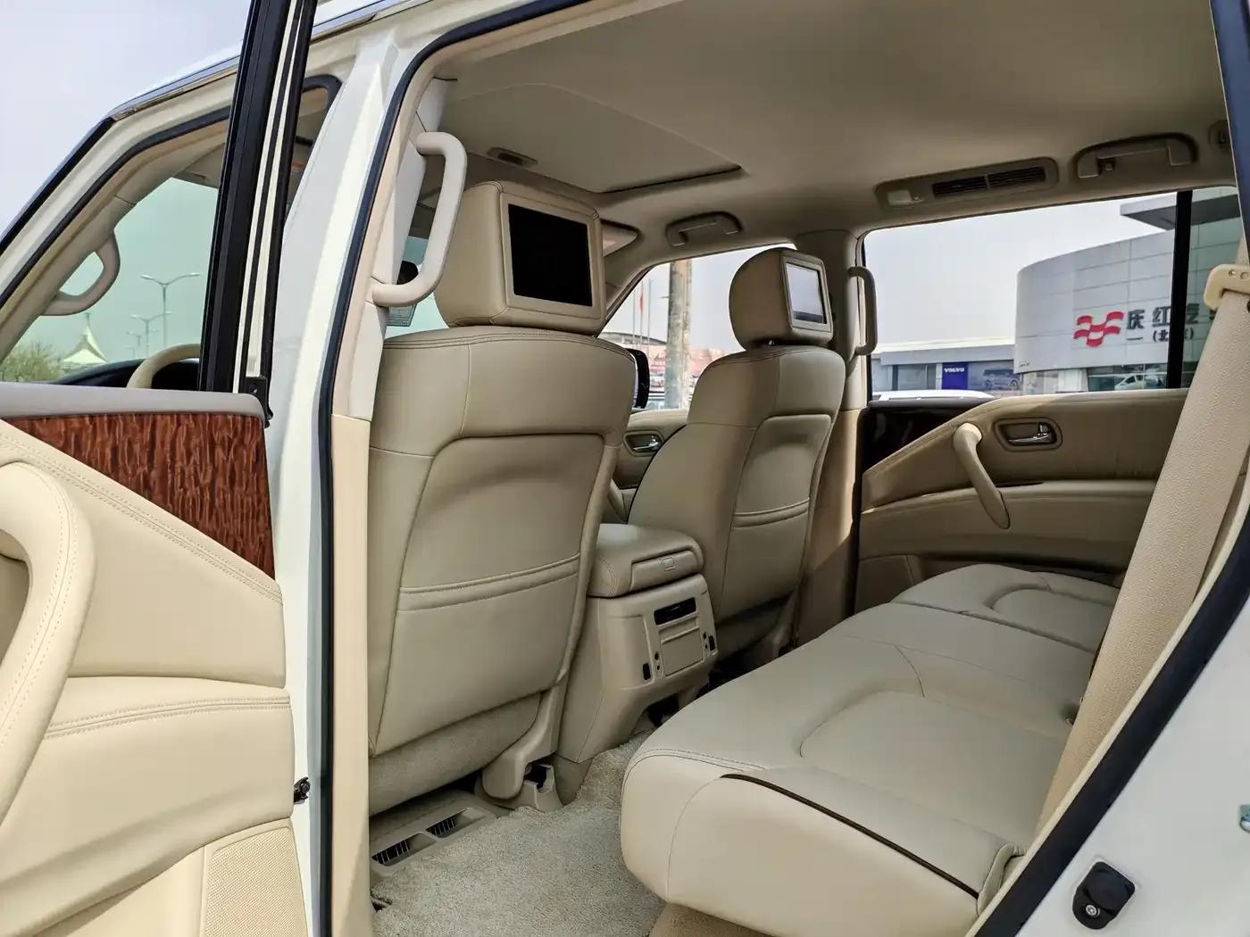 Nissan Patrol 2018 5.6L Standard Edition — миниатюра 14