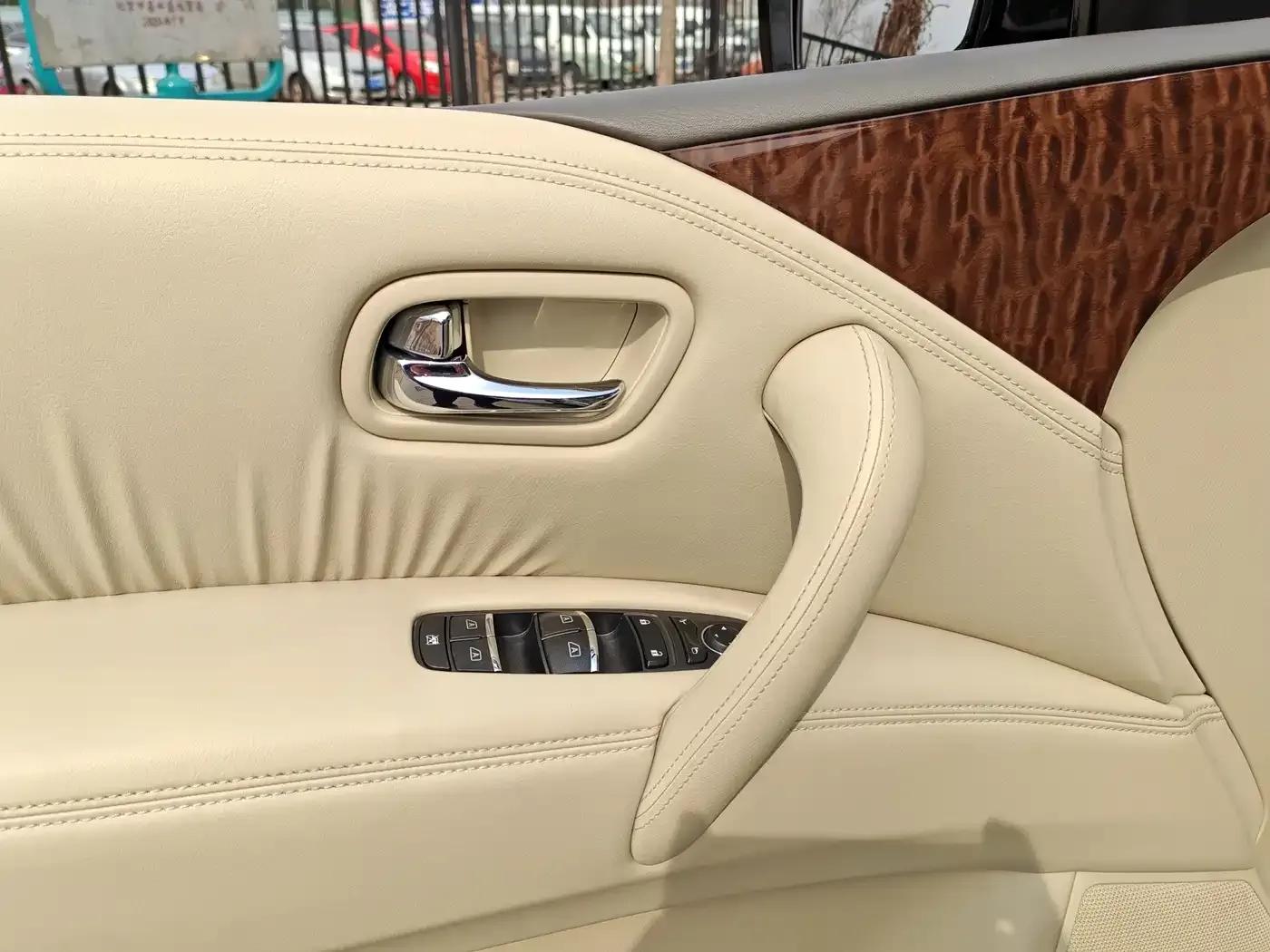Nissan Patrol 2018 5.6L Standard Edition — миниатюра 16