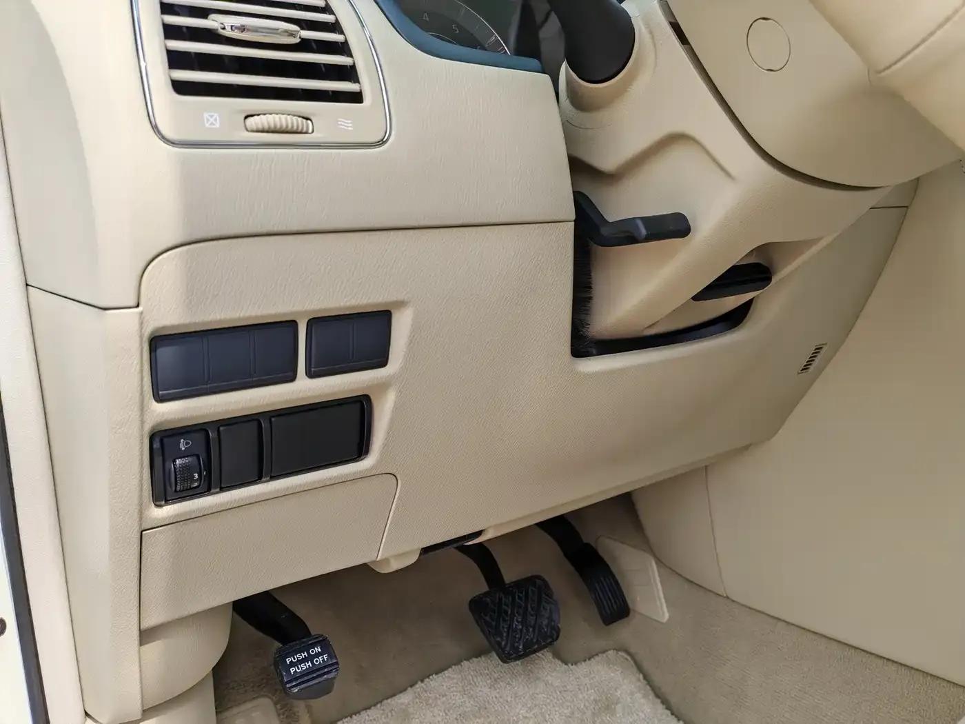 Nissan Patrol 2018 5.6L Standard Edition — миниатюра 18
