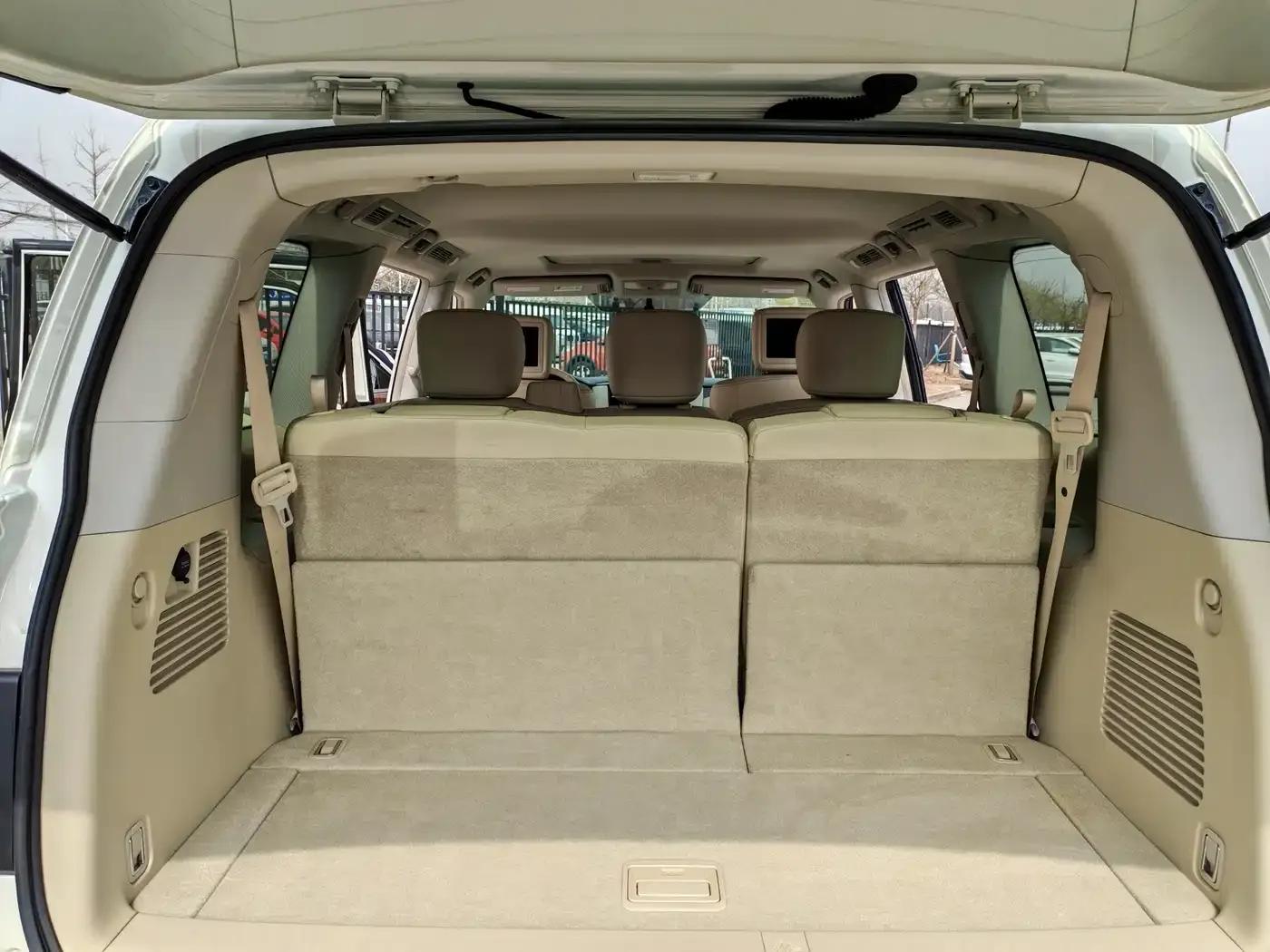 Nissan Patrol 2018 5.6L Standard Edition — миниатюра 19
