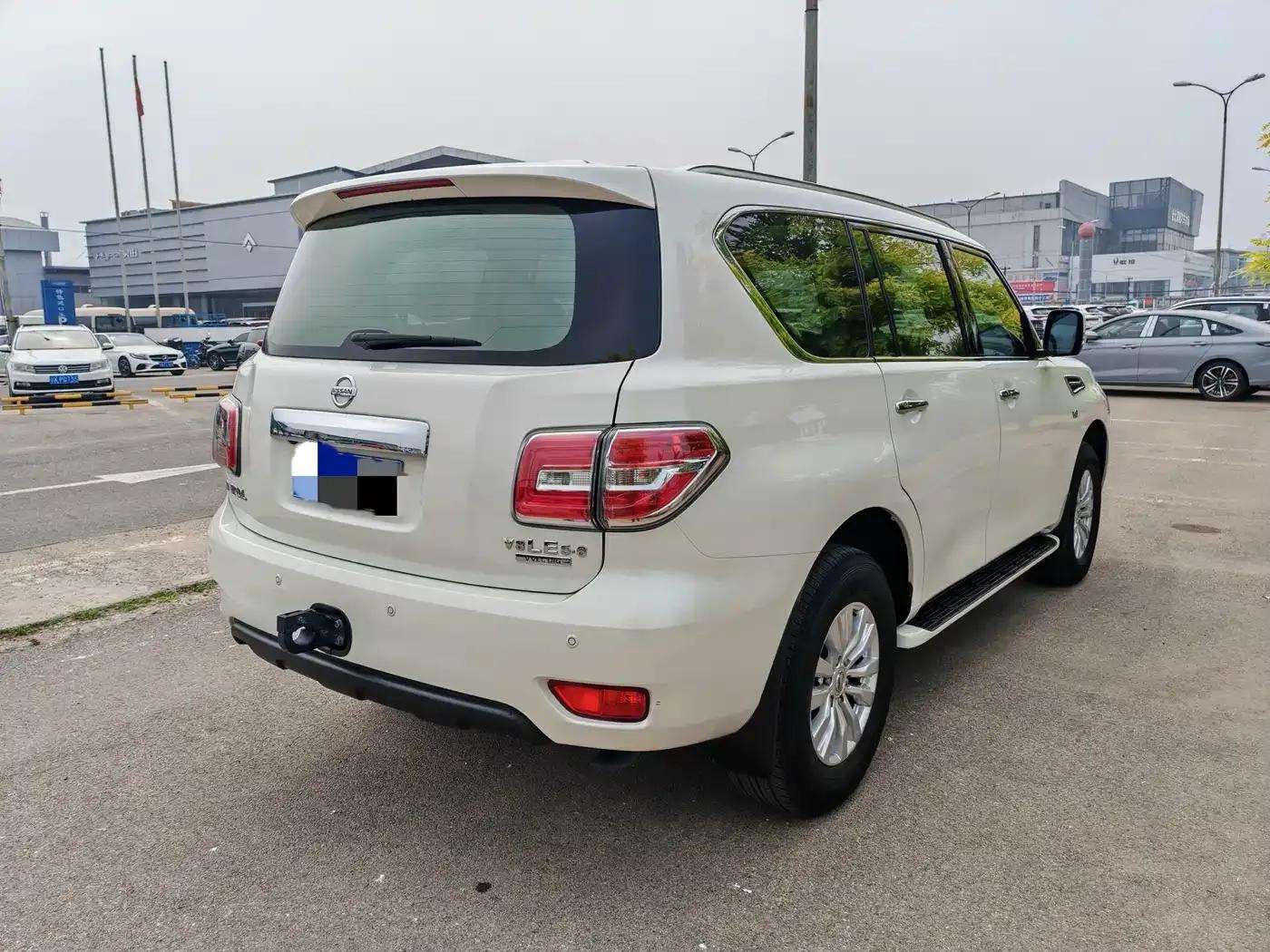 Nissan Patrol 2018 5.6L Standard Edition — миниатюра 3