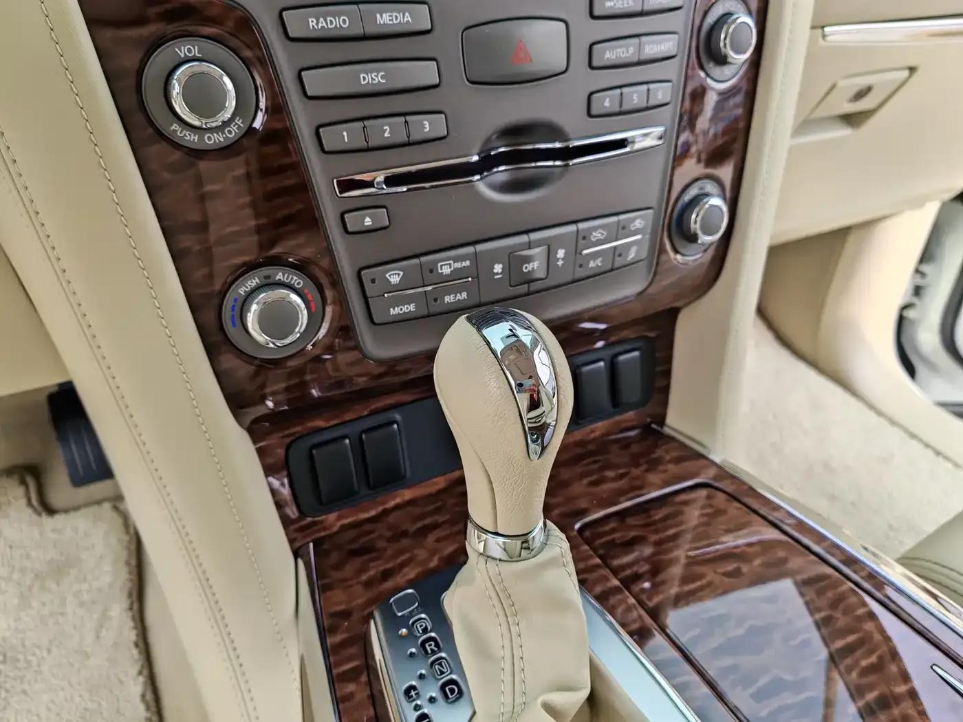 Nissan Patrol 2018 5.6L Standard Edition — миниатюра 22