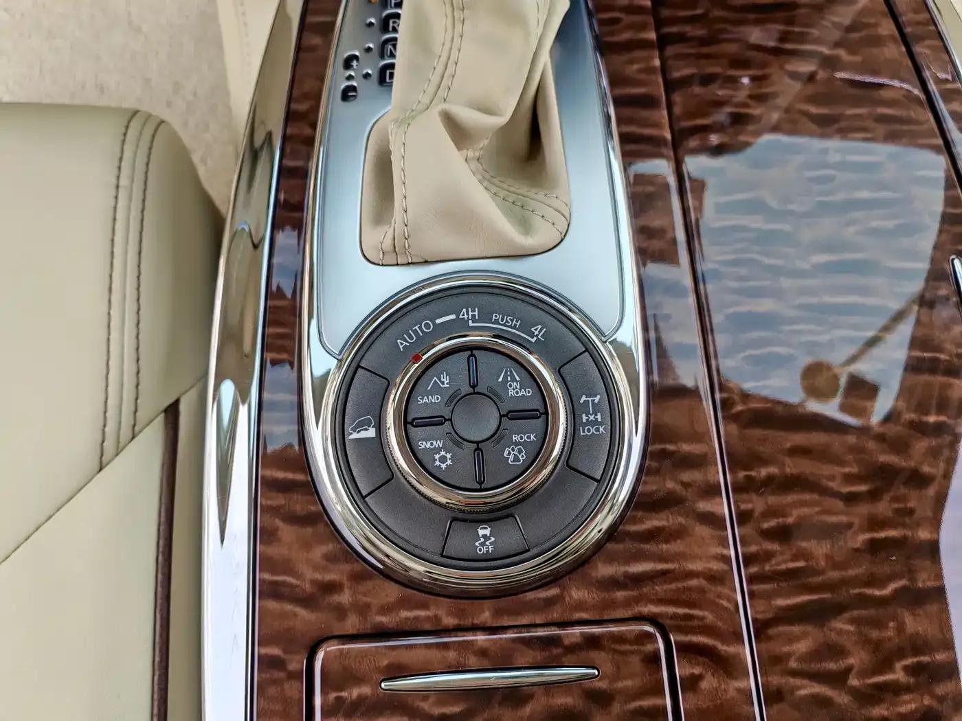 Nissan Patrol 2018 5.6L Standard Edition — миниатюра 24