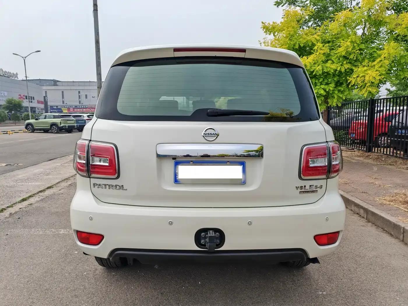 Nissan Patrol 2018 5.6L Standard Edition — миниатюра 4