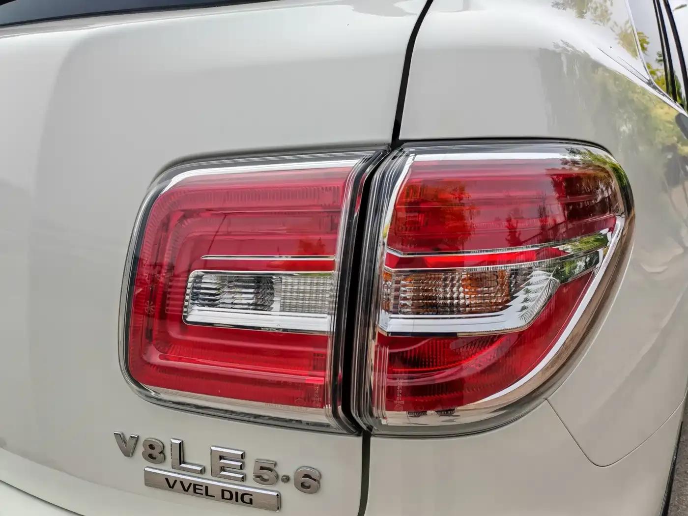 Nissan Patrol 2018 5.6L Standard Edition — миниатюра 7
