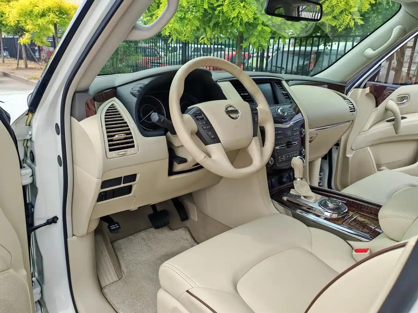 Nissan Patrol 2018 5.6L Standard Edition — миниатюра 8