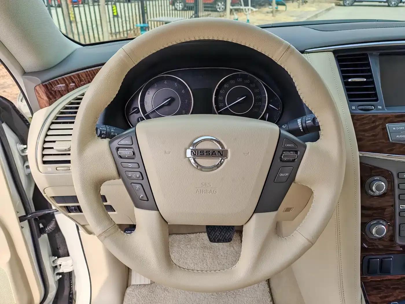 Nissan Patrol 2018 5.6L Standard Edition — миниатюра 10