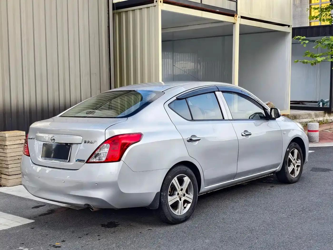 Nissan Sunny 2011 1.5XE CVT Comfort Edition — миниатюра 9