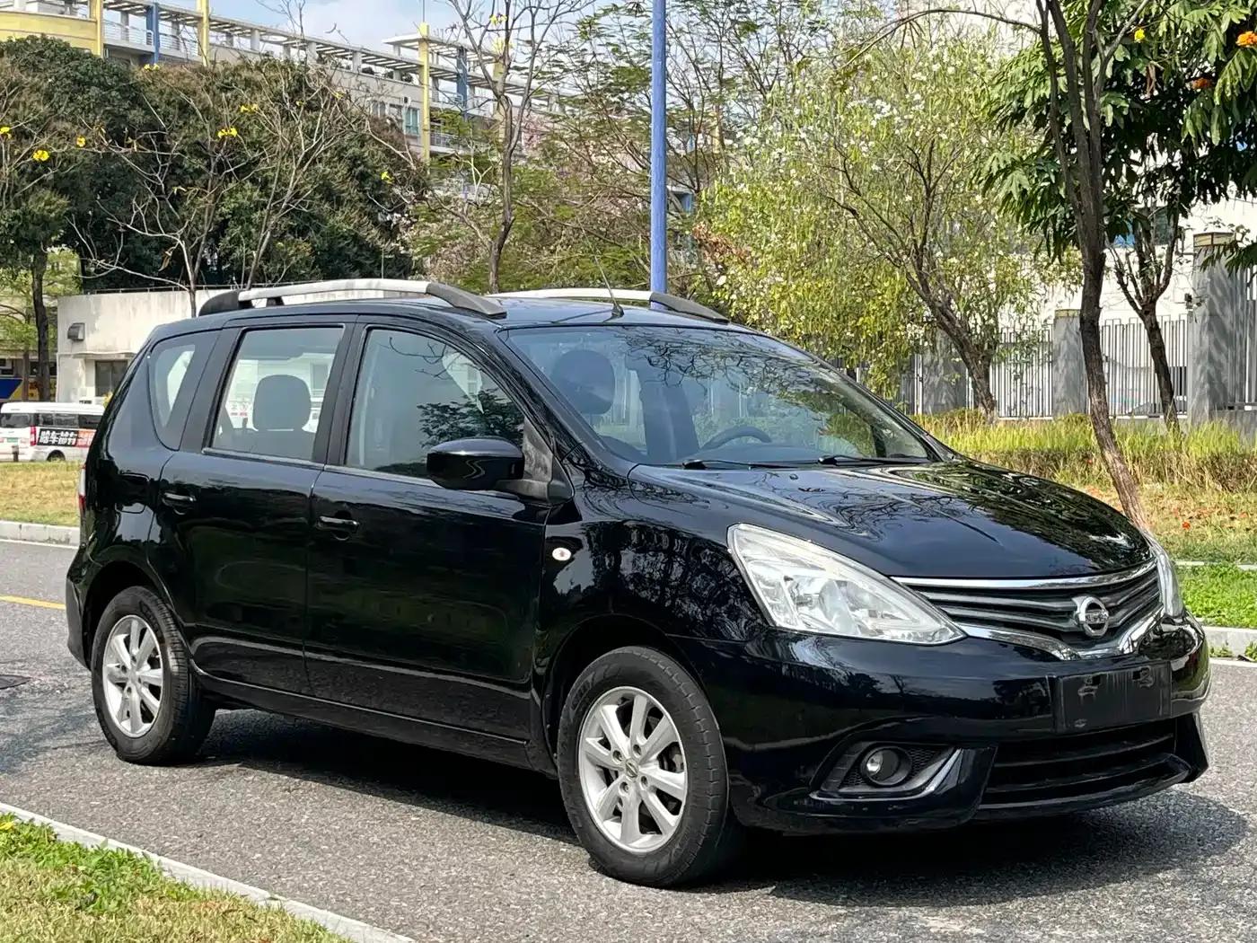 Nissan Livina 2013 1.6XE CVT Comfort Edition — миниатюра 2