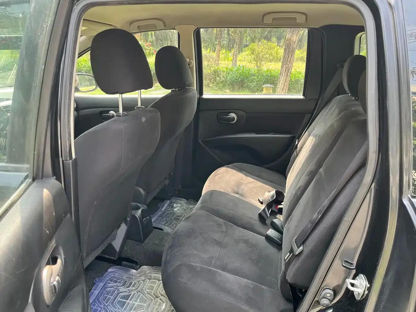 Nissan Livina 2013 1.6XE CVT Comfort Edition — миниатюра 6