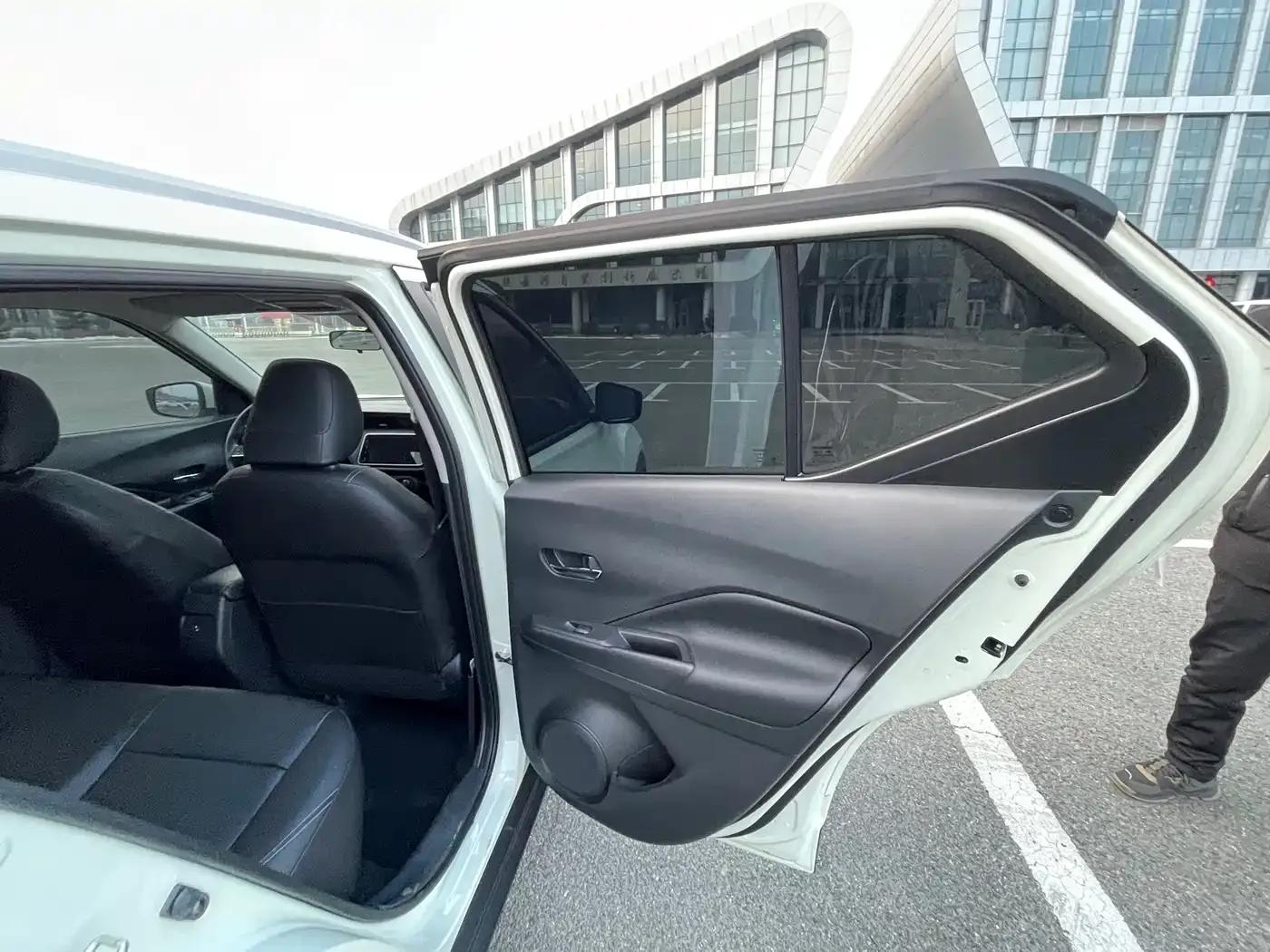 Nissan Kicks 2021 1.5L XV CVT Smart Luxury Edition — миниатюра 11