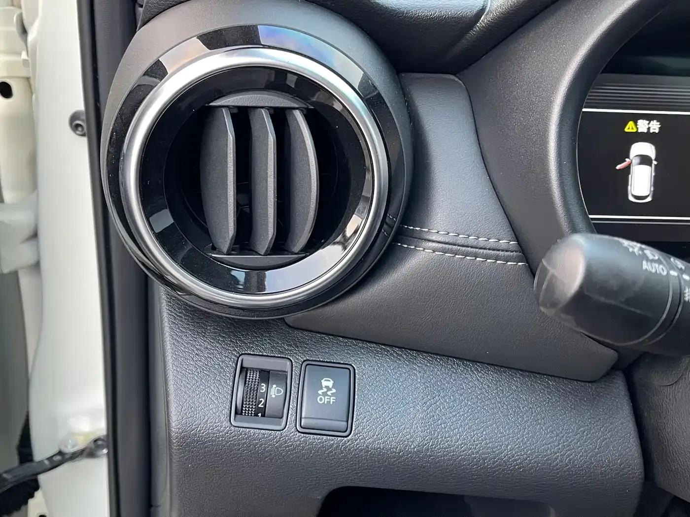 Nissan Kicks 2021 1.5L XV CVT Smart Luxury Edition — миниатюра 16