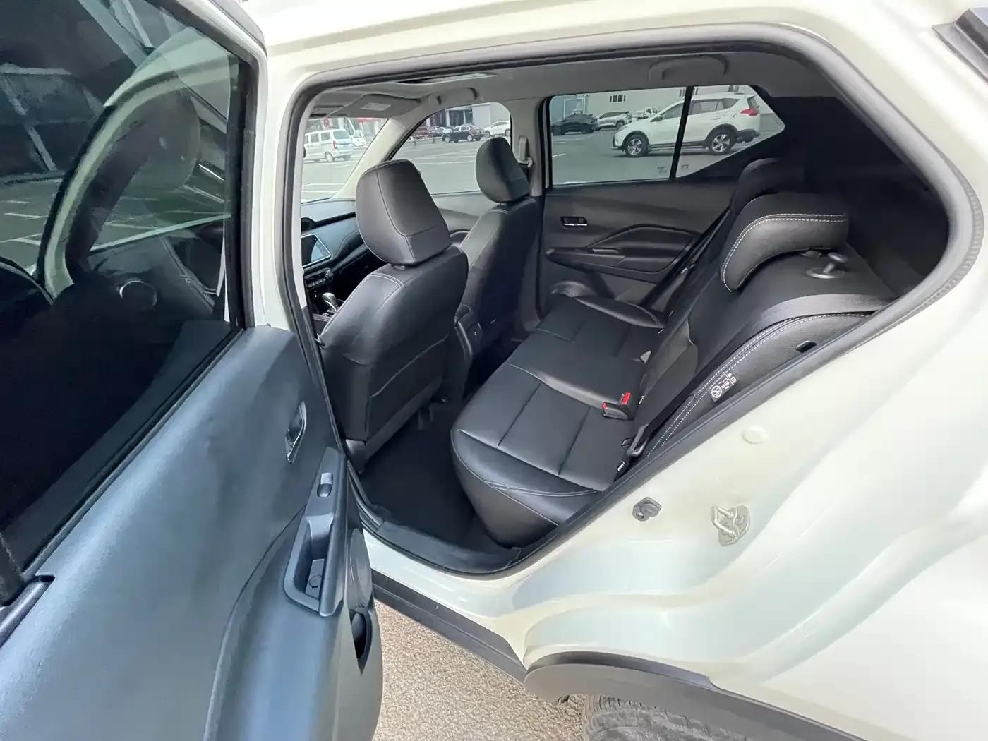 Nissan Kicks 2021 1.5L XV CVT Smart Luxury Edition — миниатюра 26