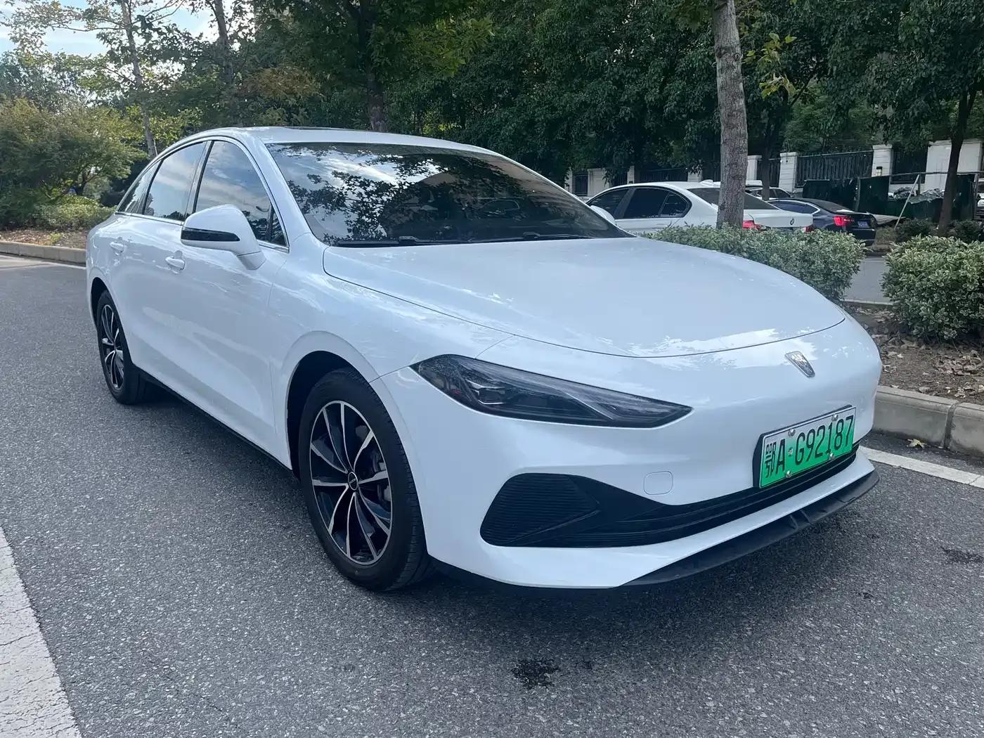 Roewe D7 2025 DMH 125km World Champion Edition — миниатюра 3