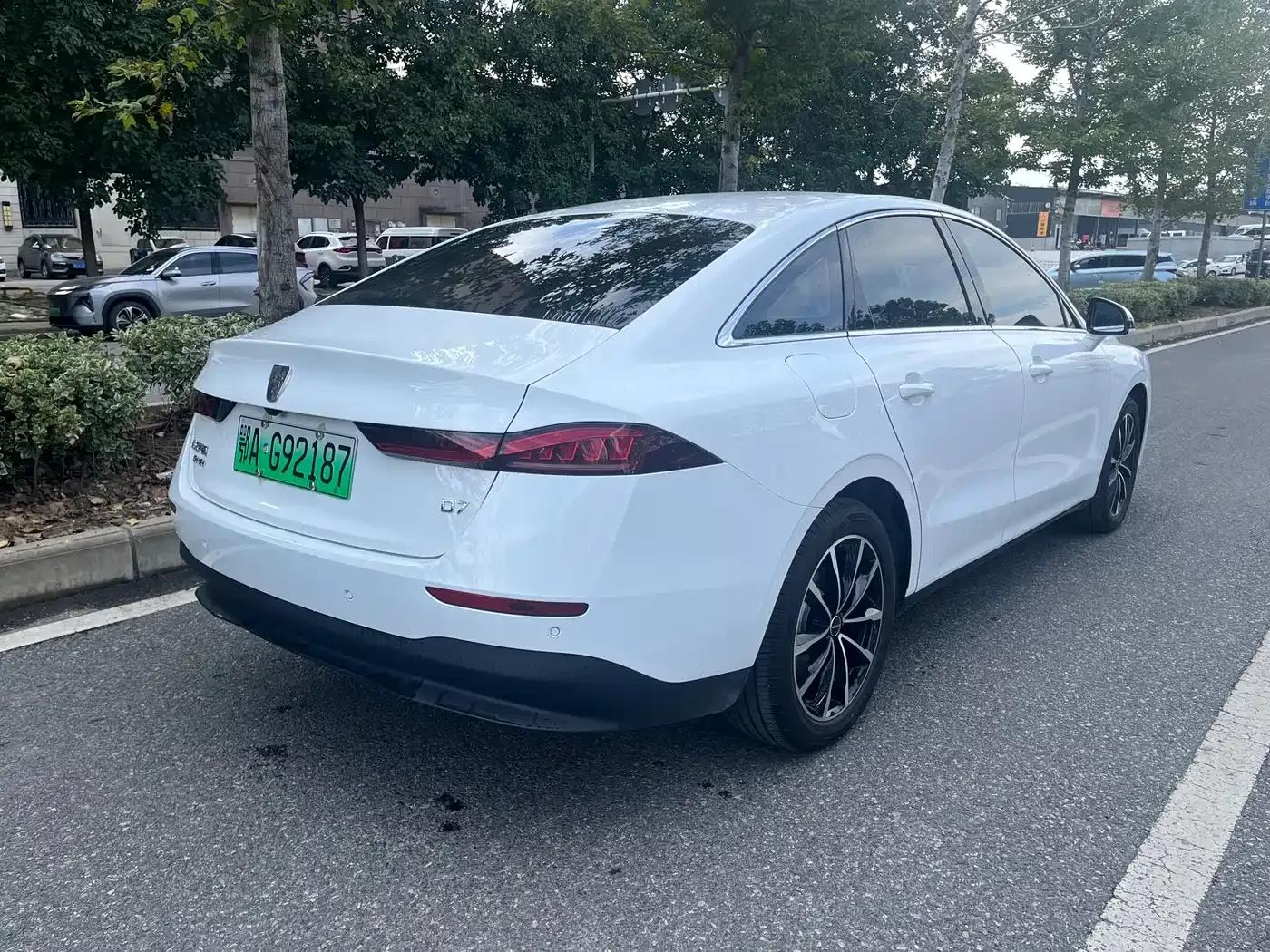 Roewe D7 2025 DMH 125km World Champion Edition — миниатюра 4