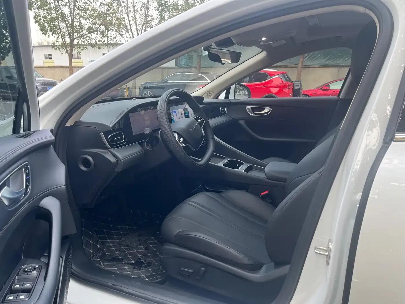 Roewe D7 2025 DMH 125km World Champion Edition — миниатюра 7