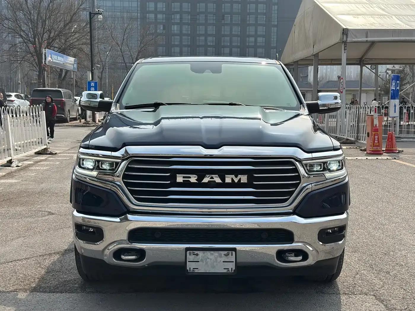 RAM Trucks 2020 5.7L Automatic — миниатюра 2