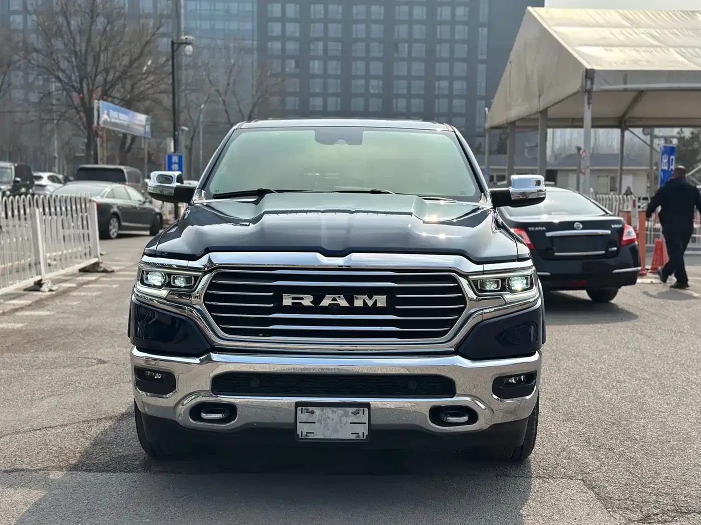 RAM Trucks 2020 5.7L Automatic — миниатюра 4
