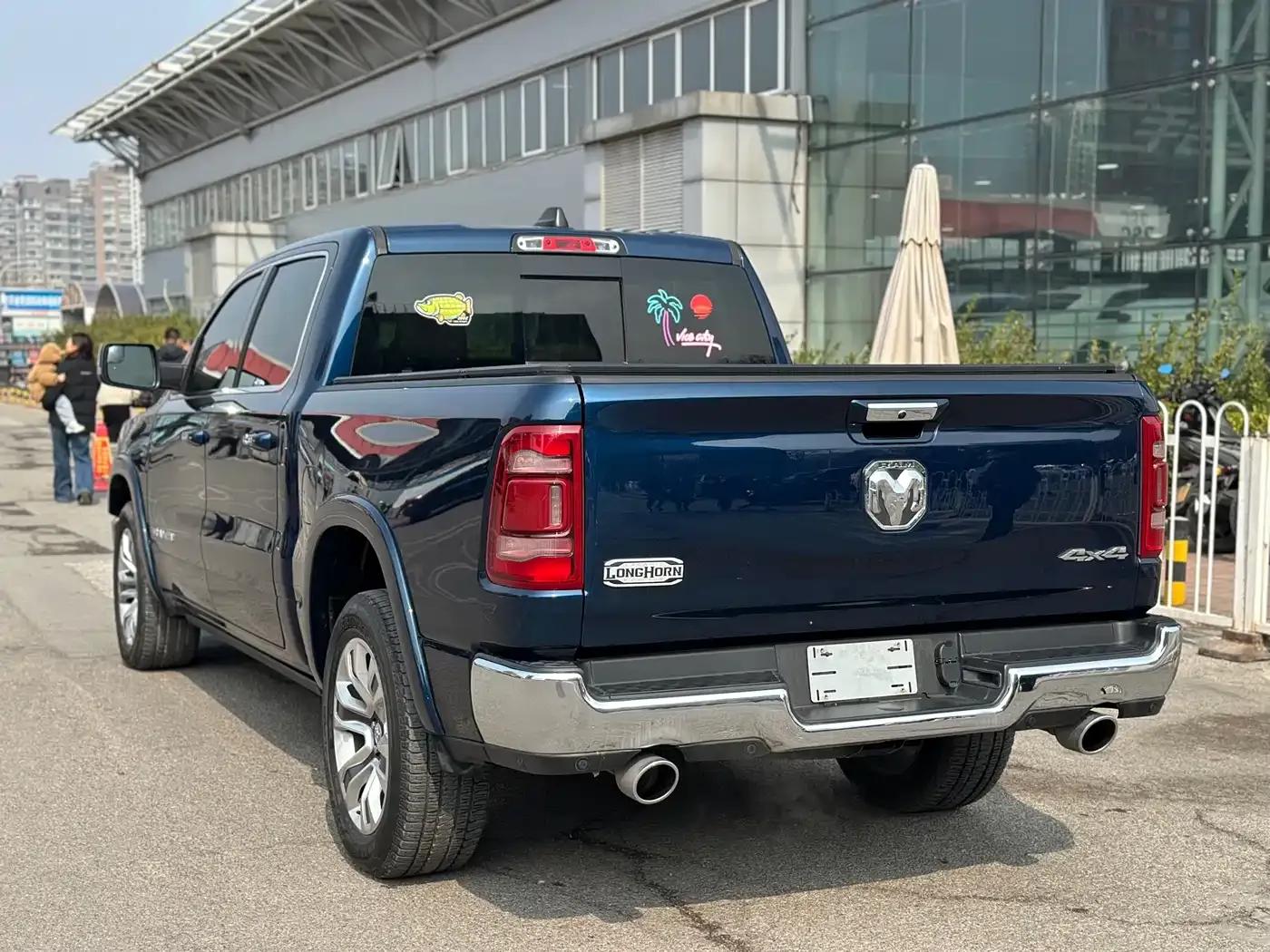 RAM Trucks 2020 5.7L Automatic — миниатюра 6
