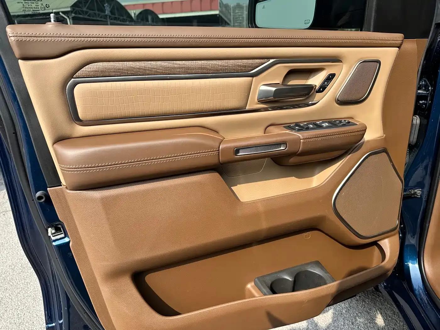 RAM Trucks 2020 5.7L Automatic — миниатюра 10