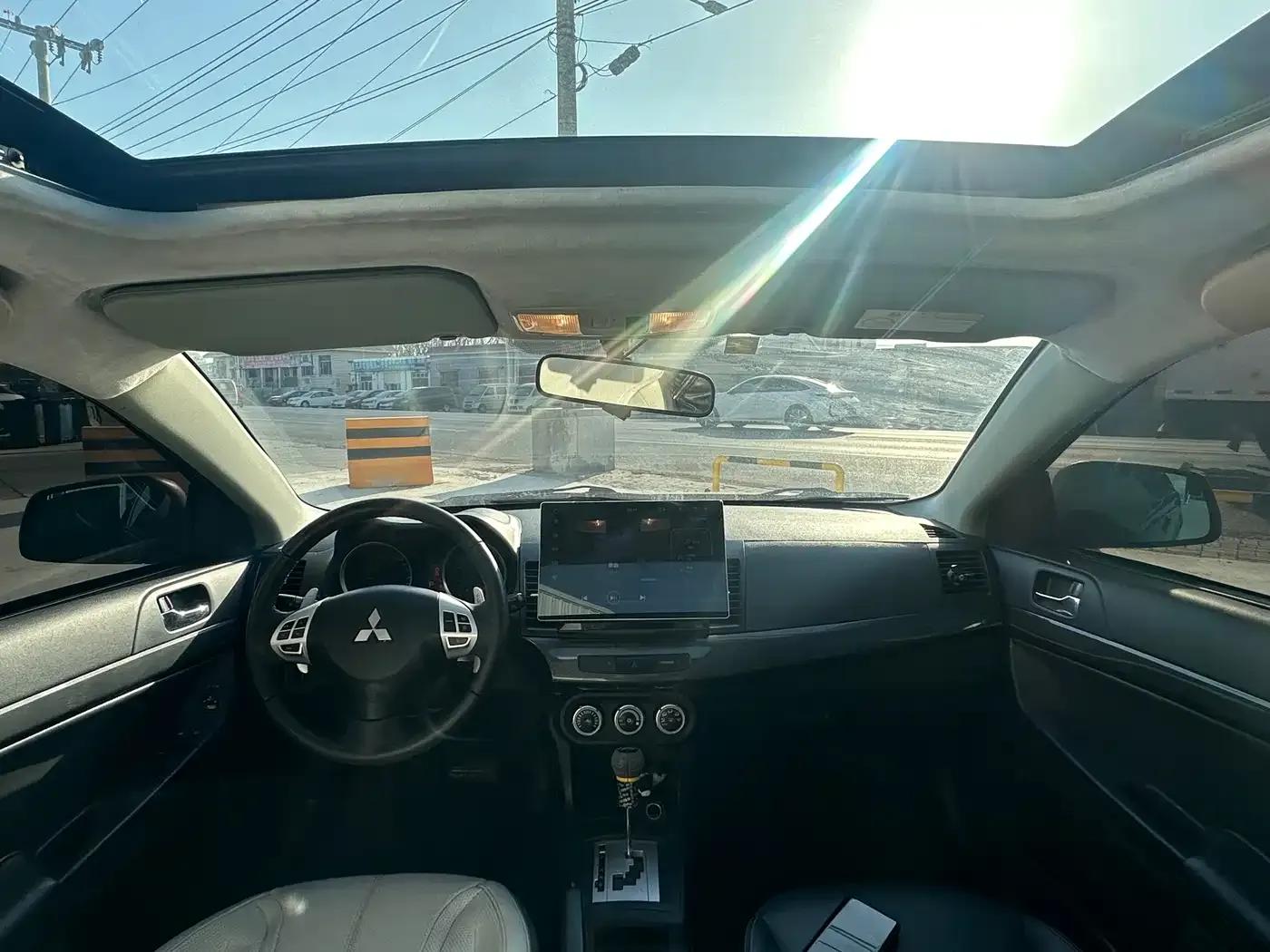 Lancer EX 2011 Luxury Edition 1.8L CVT Limited Edition — миниатюра 5