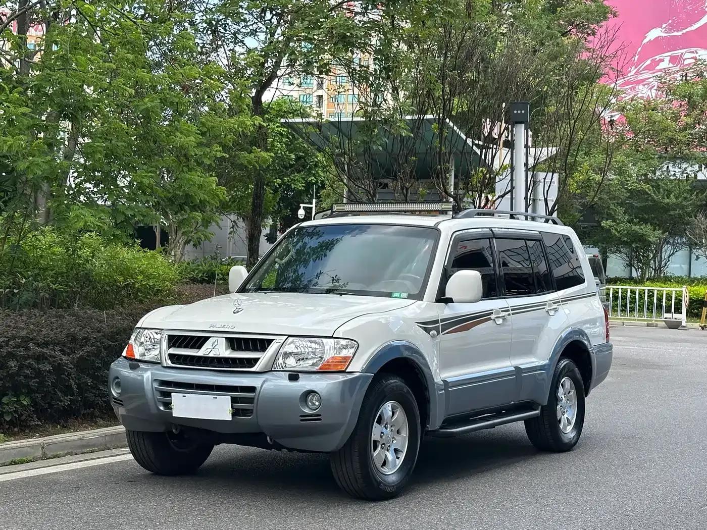2006 Pajero 3.0L AT GLS — миниатюра 1