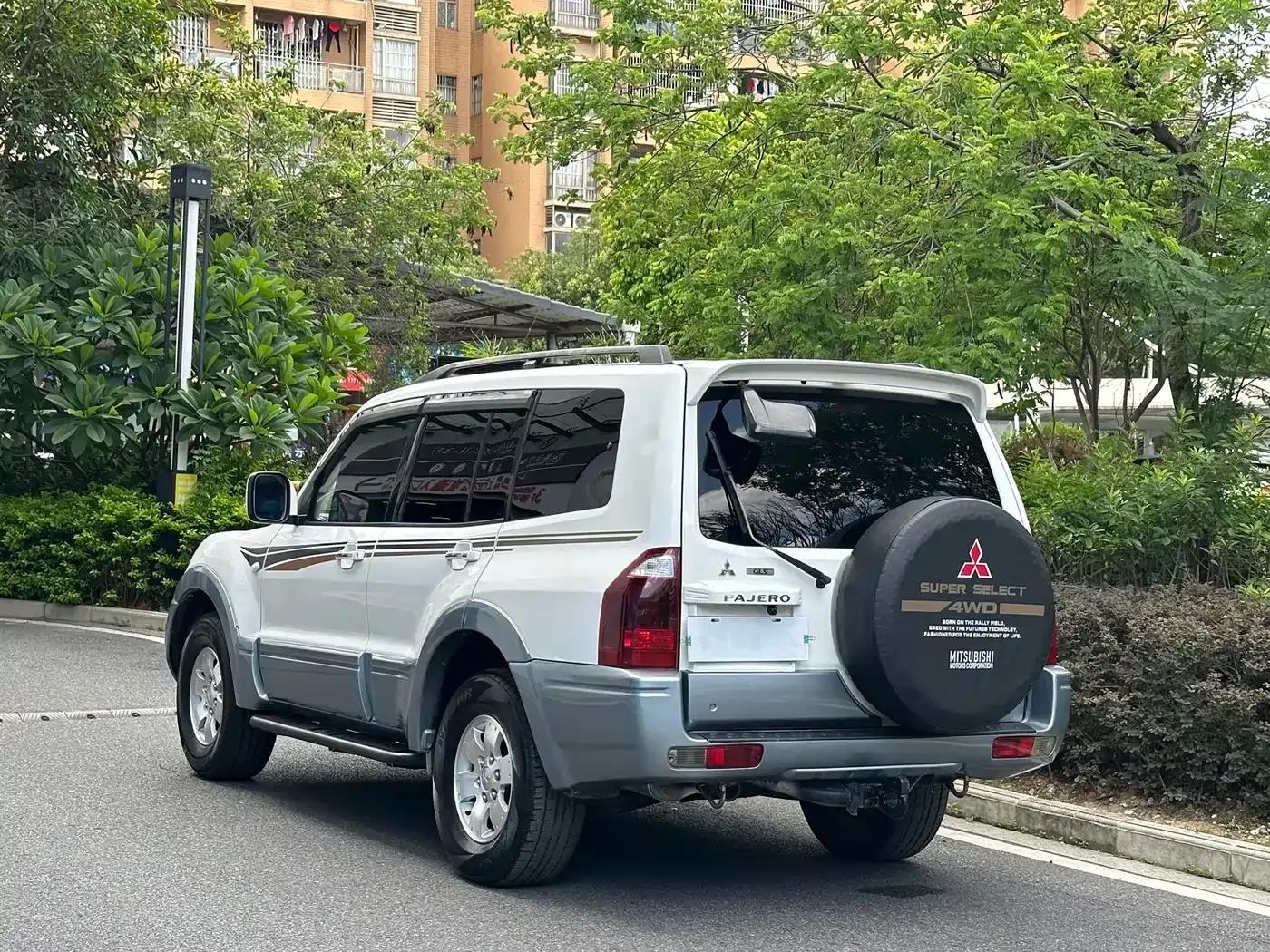 2006 Pajero 3.0L AT GLS — миниатюра 13