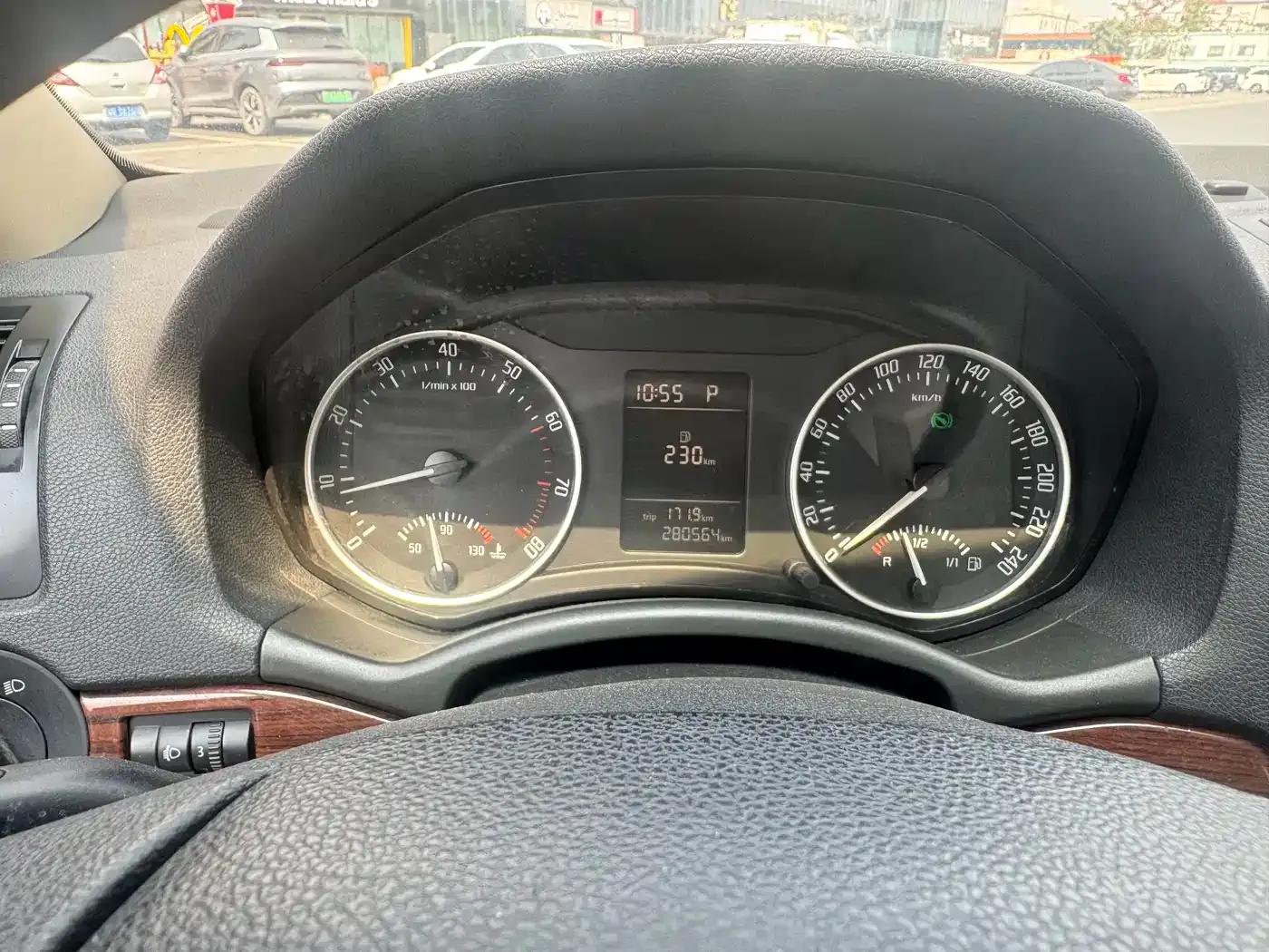 Octavia 2013 1.8TSI DSG Elegant Edition — миниатюра 25