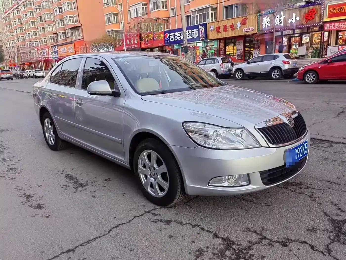 Octavia 2015 Classic 1.6L Manual Elite Edition — миниатюра 3