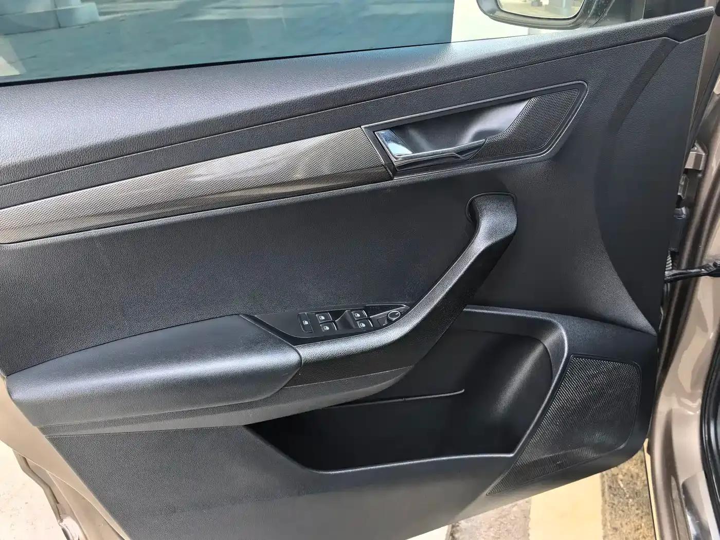Karoq 2018 TSI280 Luxury Edition (National V Emission Standard) — миниатюра 27