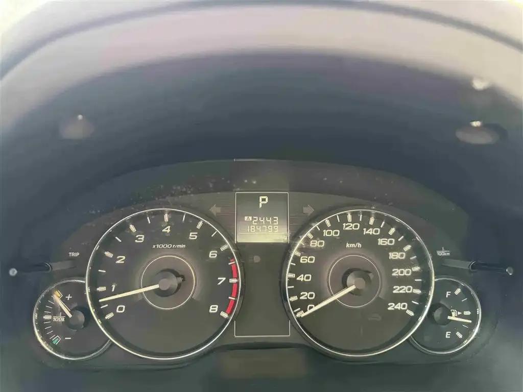Outback 2010 2.5i Luxury Navigation Edition — миниатюра 4