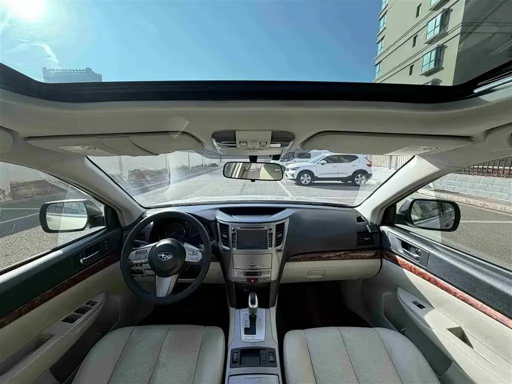 Outback 2010 2.5i Luxury Navigation Edition — миниатюра 7
